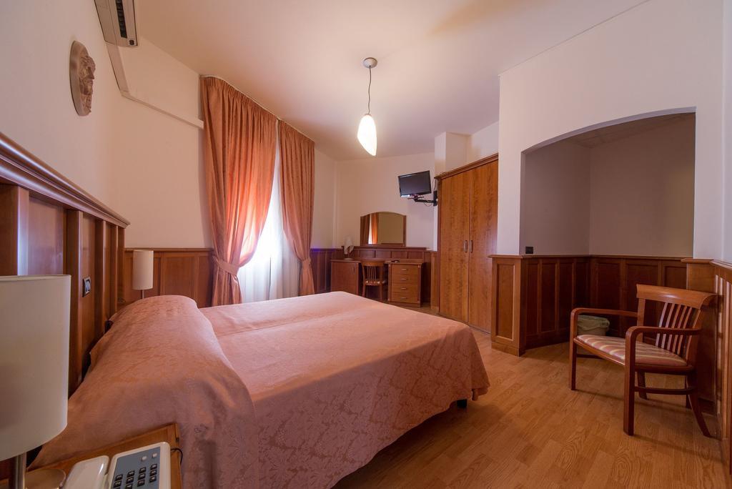 Hotel Del Camerlengo Fara San Martino ห้อง รูปภาพ